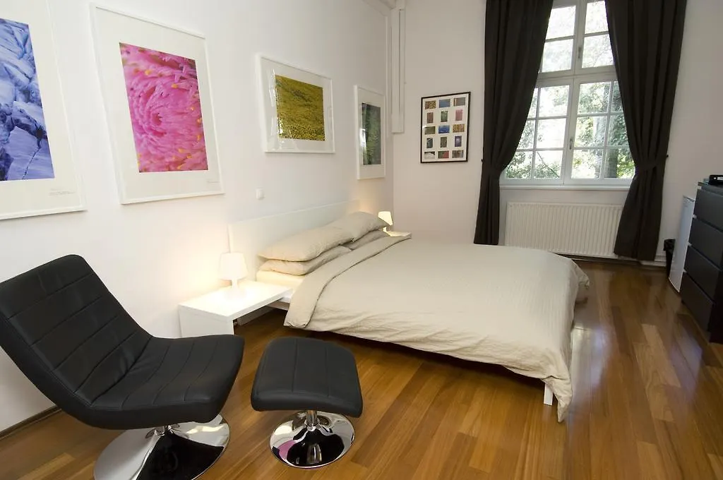 Galeria Rooms Ljubljana Vendégház